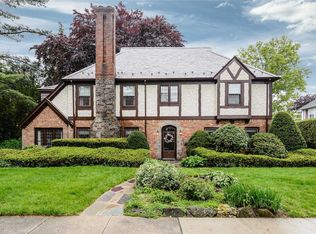 140 Brompton Rd, Garden City, NY 11530