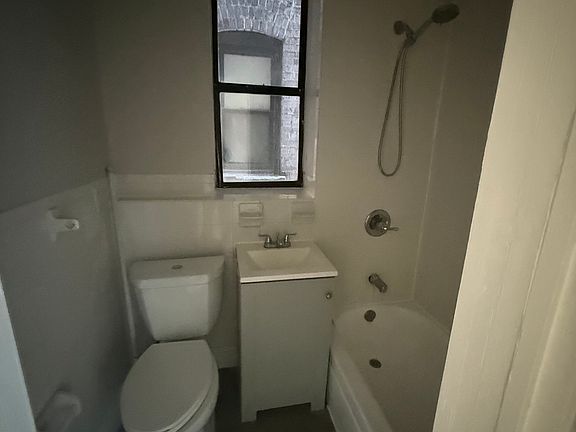 3rd image of 5300-02 Palisade Ave #203AA