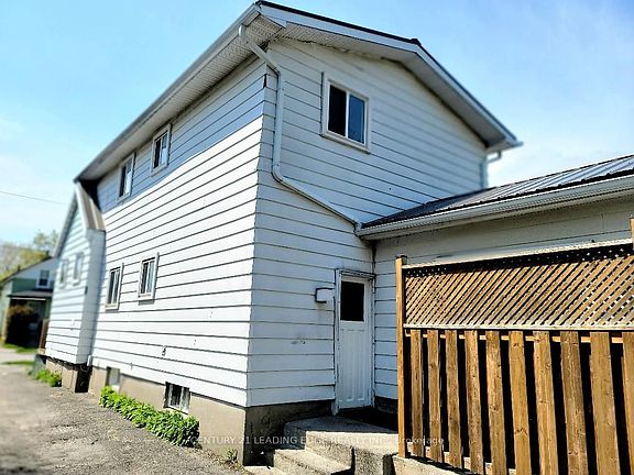 3rd image of 751 Gifford St