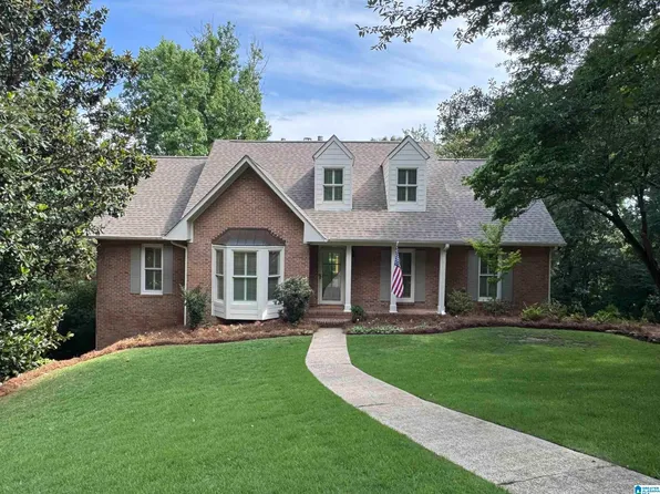 2704 Old Looney Mill Cir, Birmingham, AL 35243