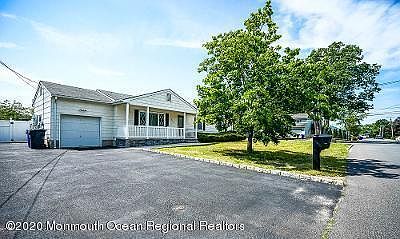 3rd image of 270 Essex Dr