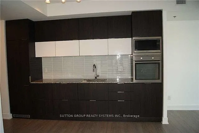318 Richmond St W #1103 — Photo 4