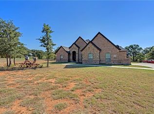 102 Crossroads Court, Paradise, TX 76073