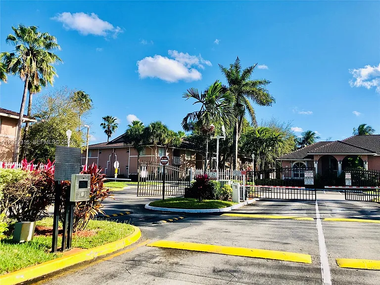3211 Sabal Palm Mnr #102 — Photo 26