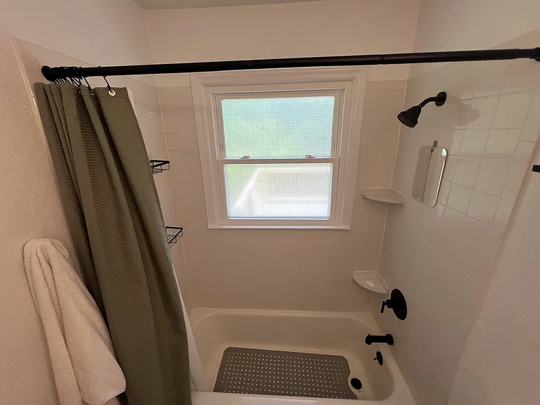117 Marine Dr — Photo 5