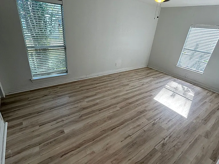 1531 Maple Dr — Photo 8