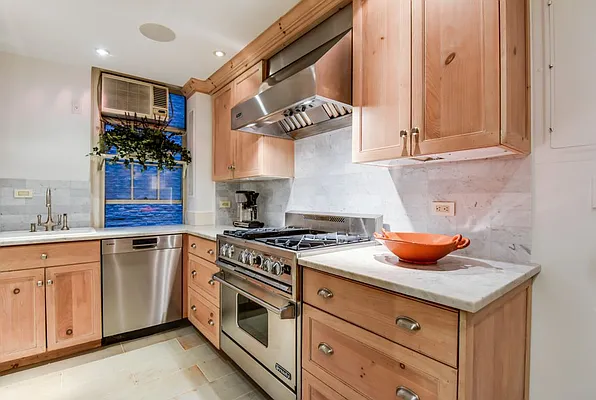 Sold by Compass | media 8