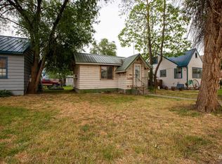 374 NW 2nd St, Ontario, OR 97914