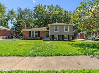 9306 Trentham Ln, Rolling Hills, KY 40242