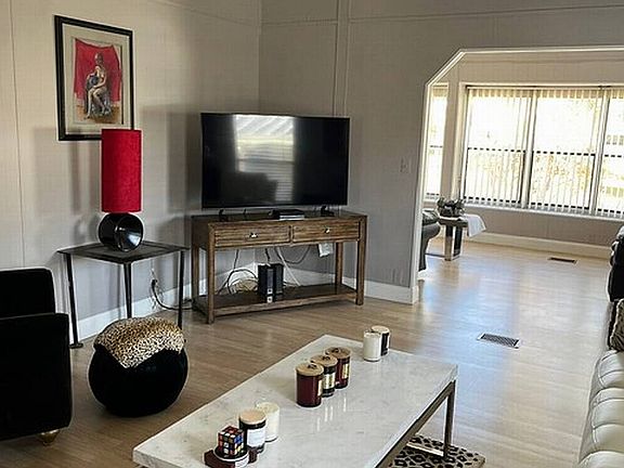 3rd image of 14224 Wingfoot Rd