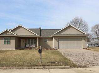 1010 Parkview Dr, Rock Falls, IL 61071