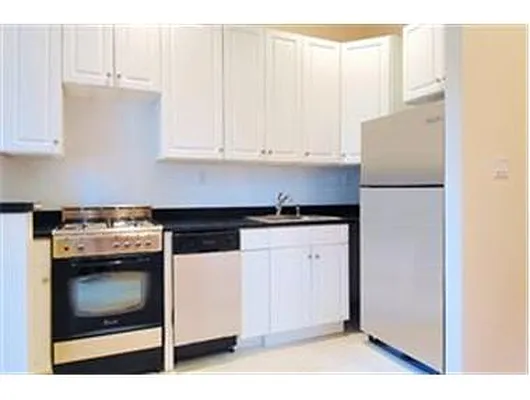 Rented by Douglas Elliman | media 16