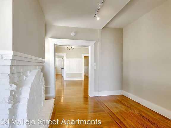 5th image of 2429 Vallejo St APT 11