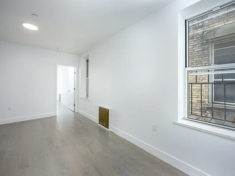 Dining room.