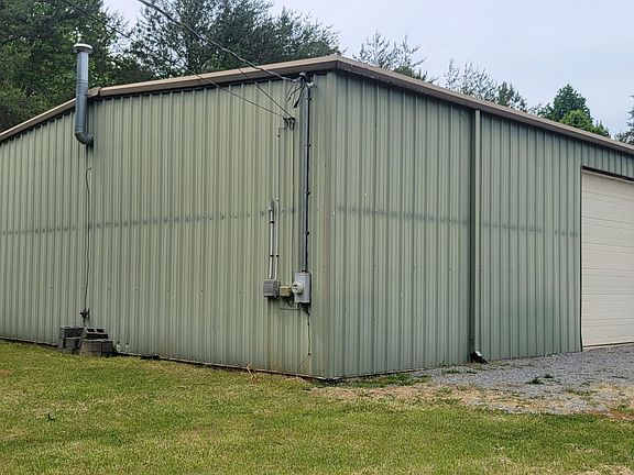 2nd image of 3095 Fairview Rd