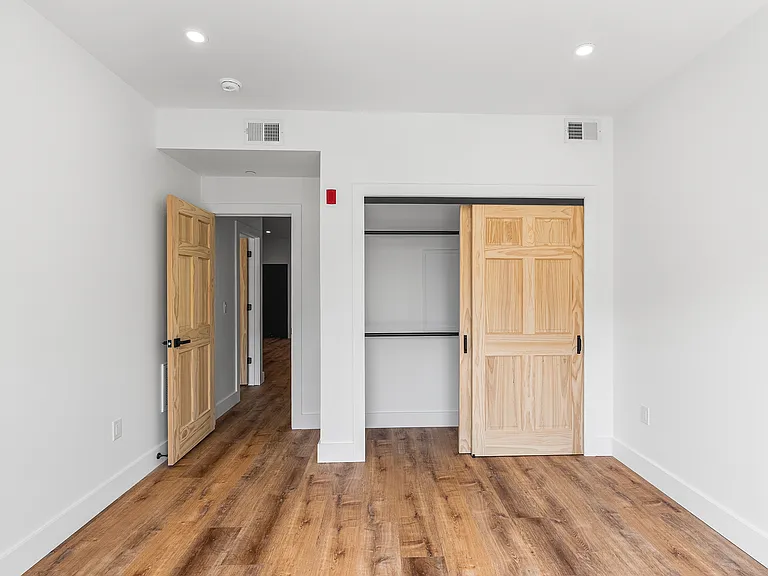 708 N 43rd St #6 — Photo 14