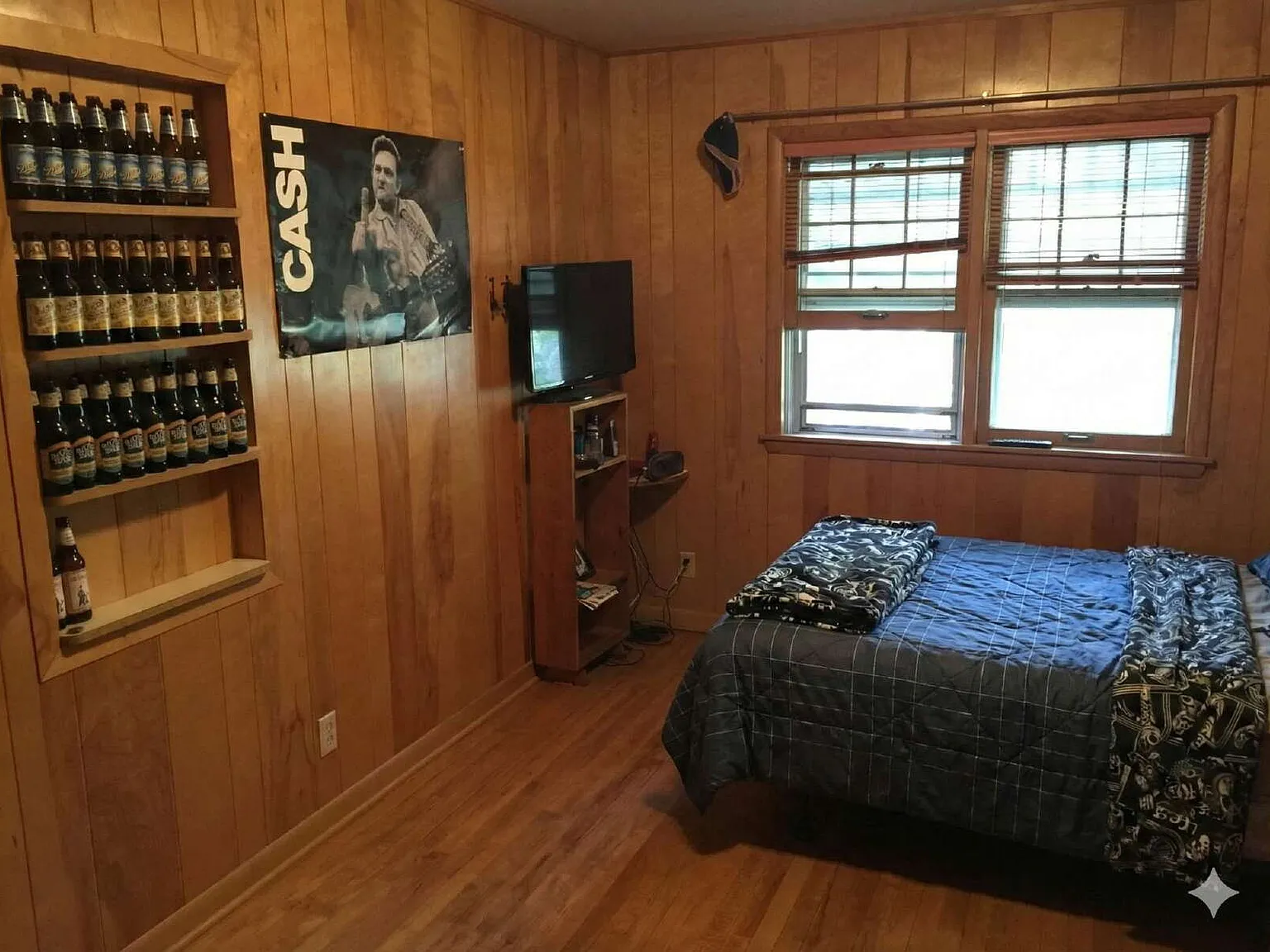 4 bed, 1.0 bath, 1200 sqft, $450 — Photo 3