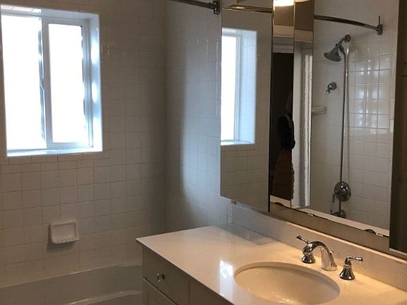 5th image of 1654 E Harrison Ave