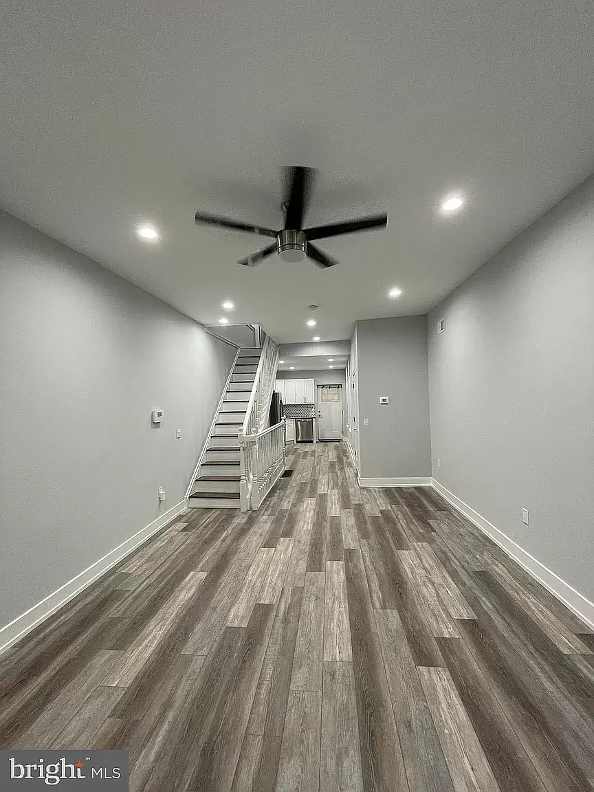 2 bed, 1060 sqft, $1,600 — Photo 4