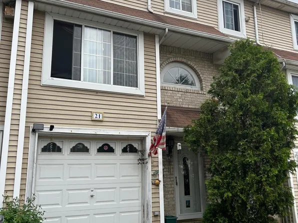 21 Claudia Ct, Staten Island, NY 10303