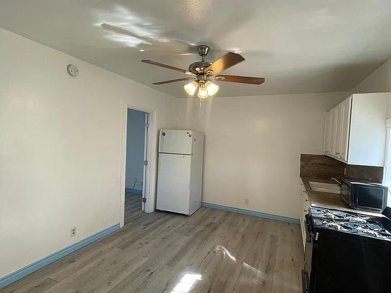 5656 W Adams Blvd #2 — Photo 1