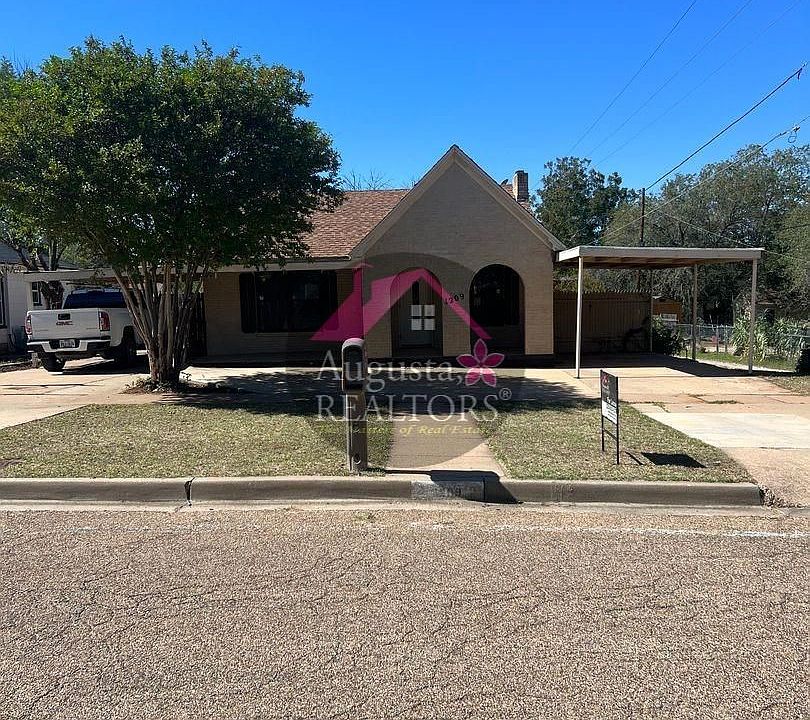 1st image of 1209 Bawcom St #1/2