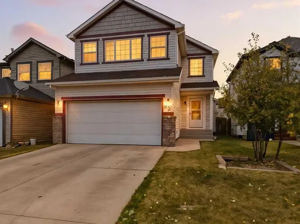 53 W Marthas Pl NE, Calgary, AB T3J 4P4