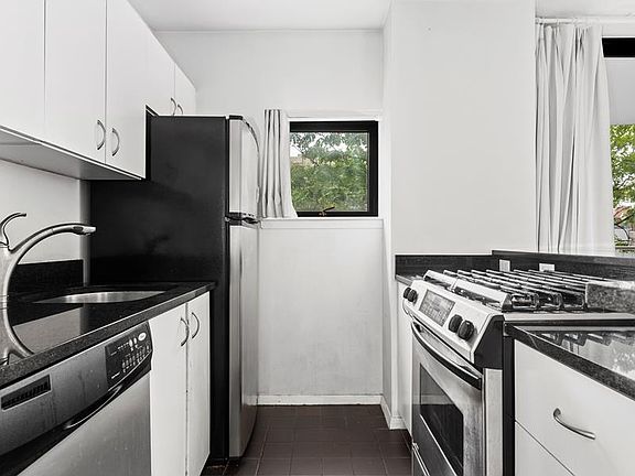 4th image of 140 Charles St APT 6D