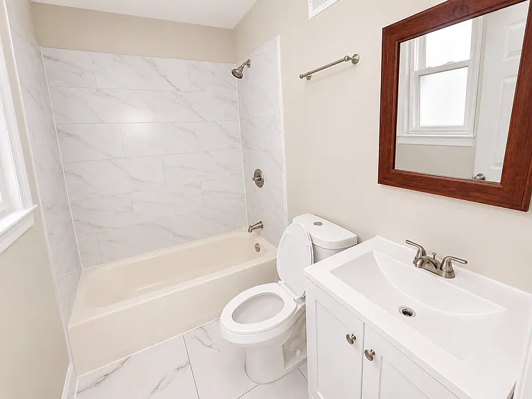 118 Norwood — Photo 4