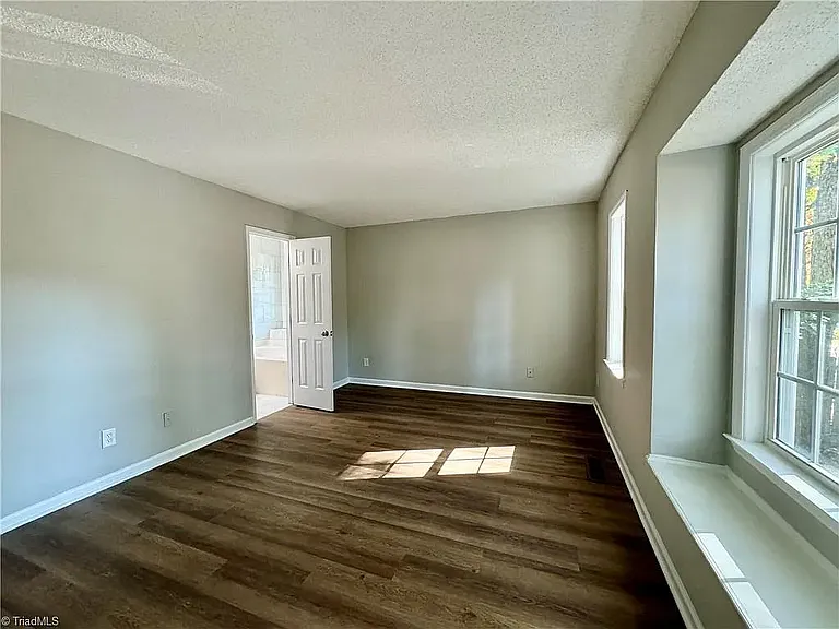 4019 Sherry Ct — Photo 9