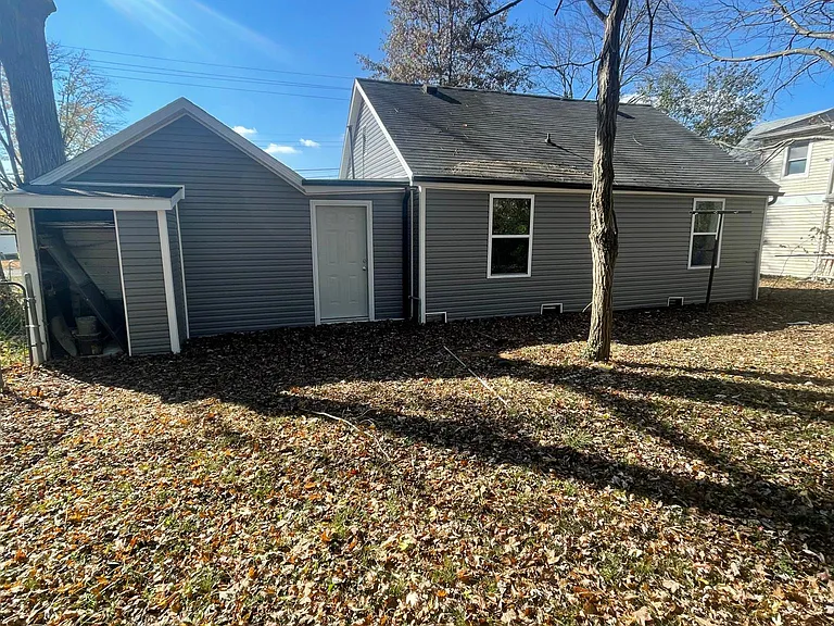 342 Kahl Ct — Photo 1