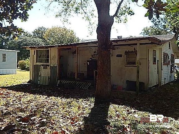 4th image of 202 W Banyan St