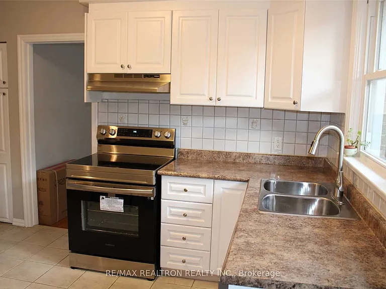 135 Treverton Dr #MAIN — Photo 2