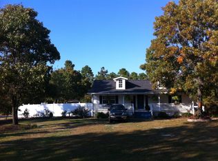 829 Log Cabin Rd, Loris, SC 29569