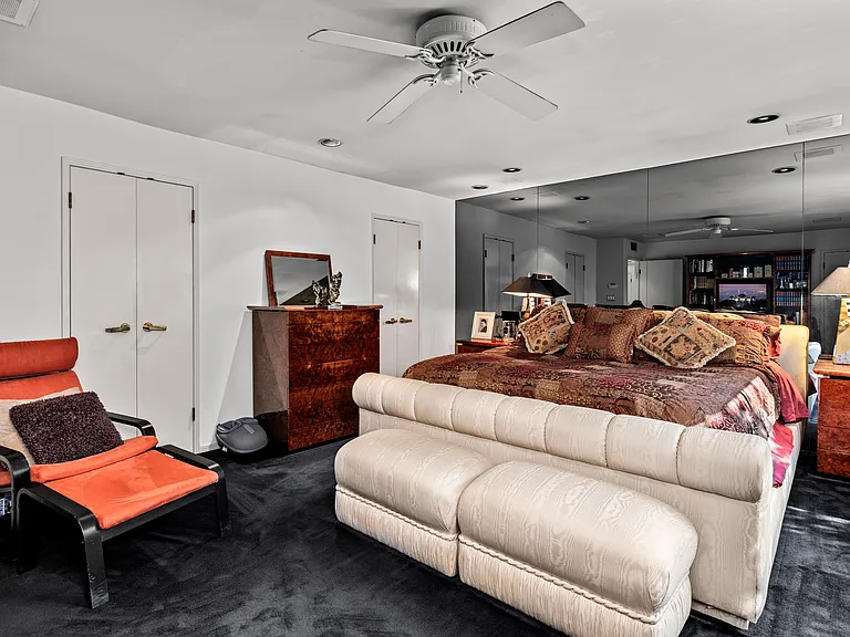 W Knoll Dr — Photo 19