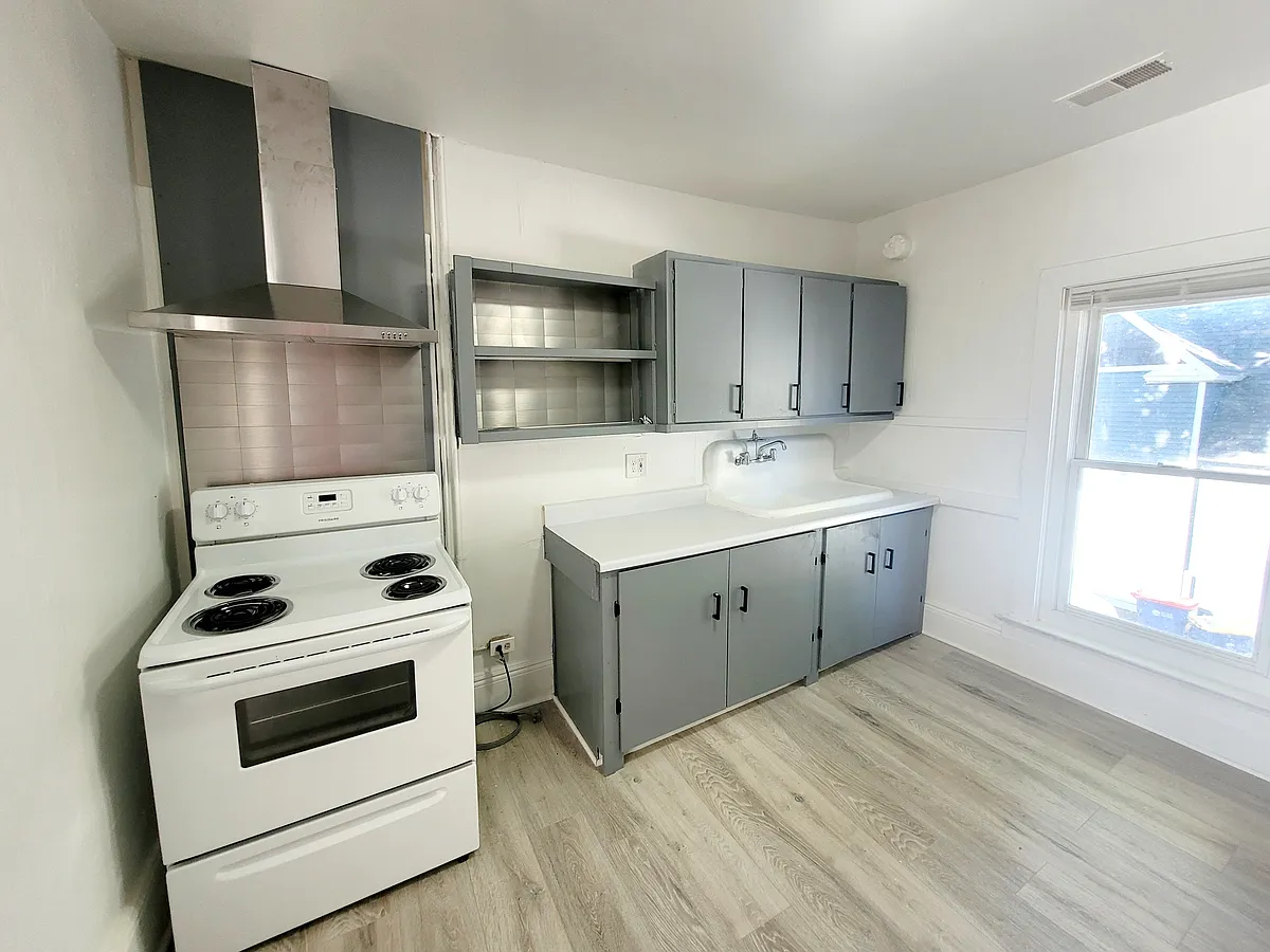 Building Photo - 601 Livingston Ave NE #2