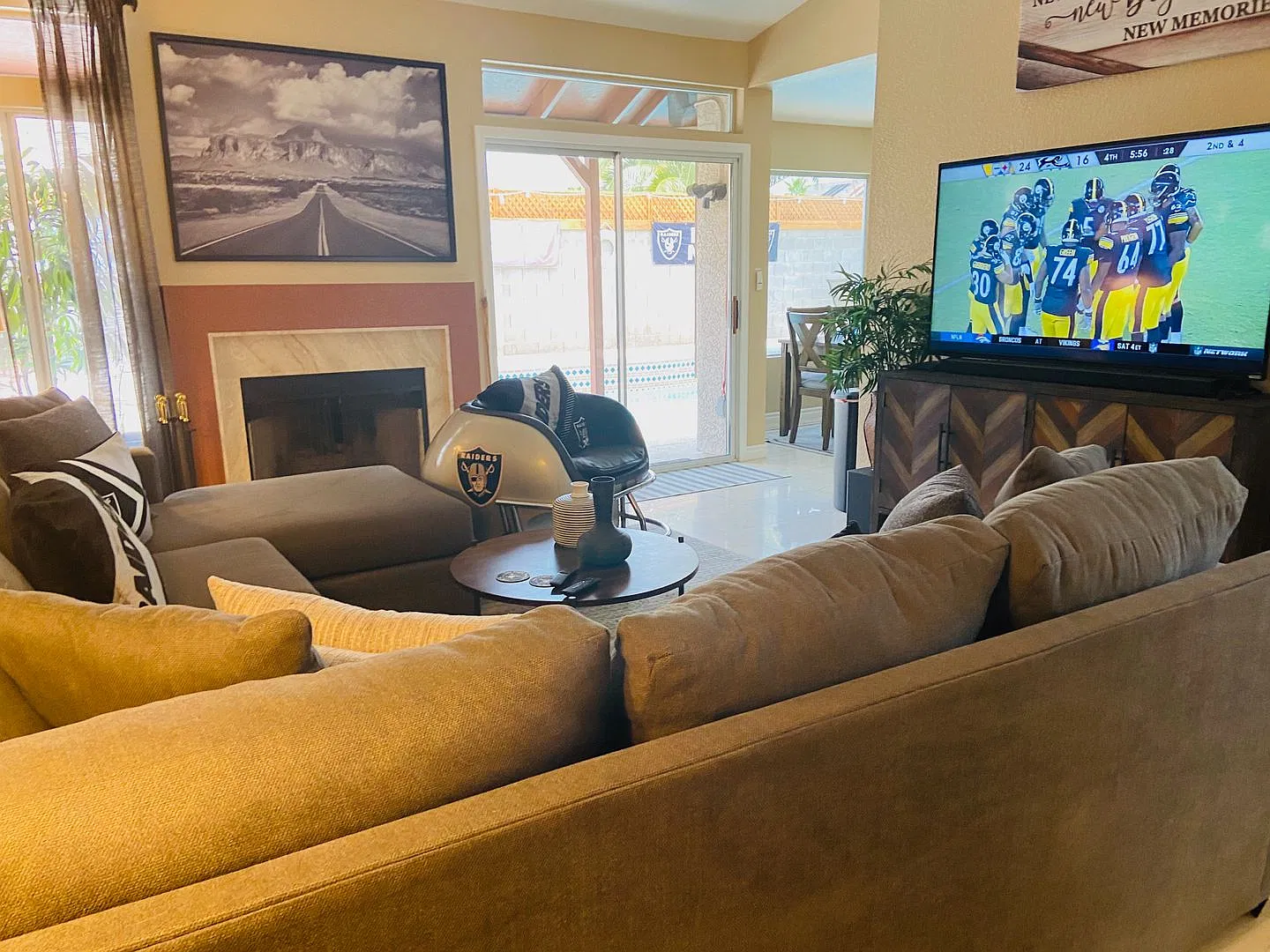 Coming Soon: Custom 4 Bd 2 Bth Single-Story, Pool & Spa Resort Home — Photo 4