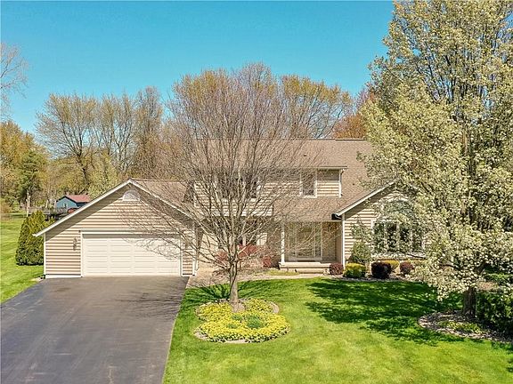 3rd image of 16 Haskins Ln N