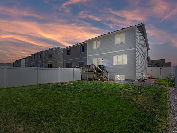 2nd image of 4215 Moraine St