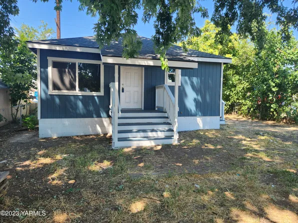 116 E C St, Wapato, WA 98951