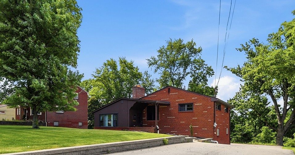 1st image of 4404 Gateway Dr