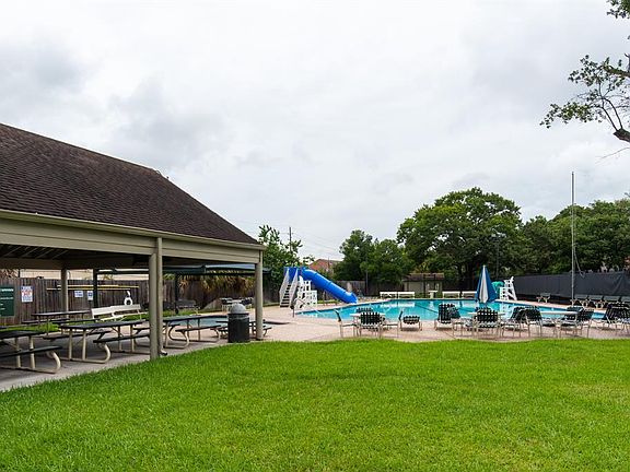 5th image of 6254 Meadow Lake Ln