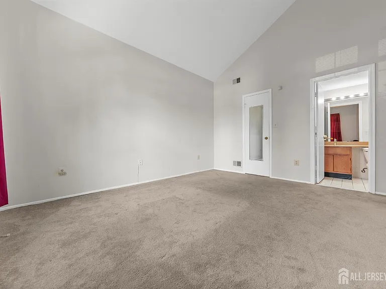 6111 Cedar Ct — Photo 11