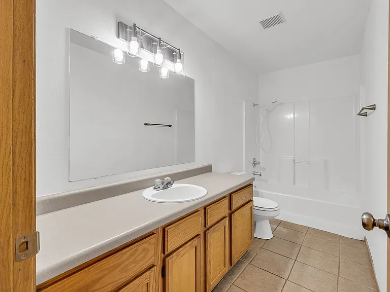 2805 Trailwood Dr — Photo 4