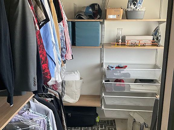 Master closet 