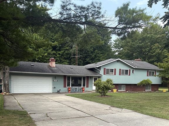2nd image of 2595 Evergreen Ln