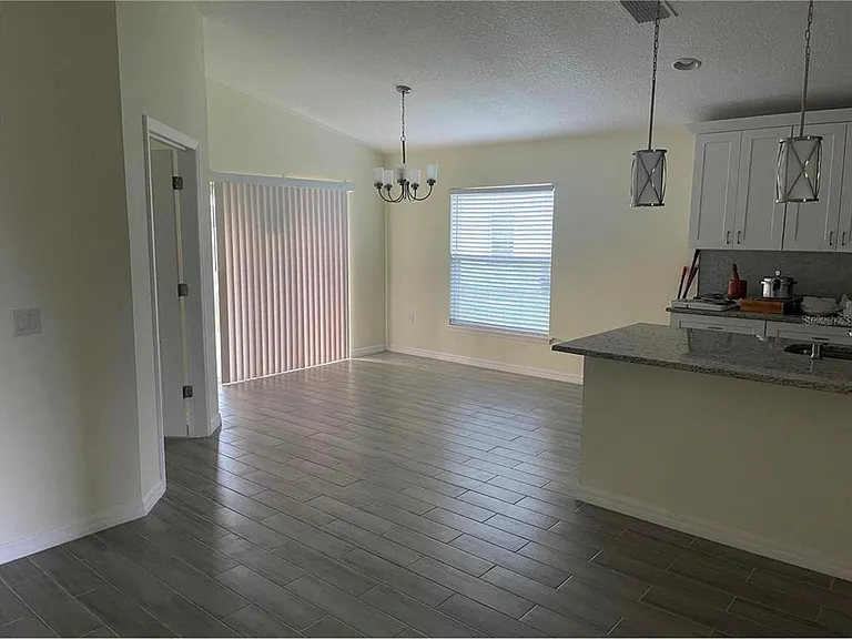 208 Missouri Ave — Photo 2