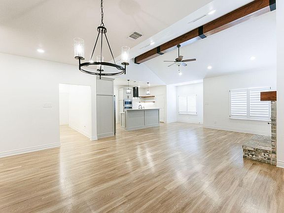 5th image of 6945 103rd St