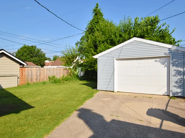 1315 Longfellow Ave — Photo 17