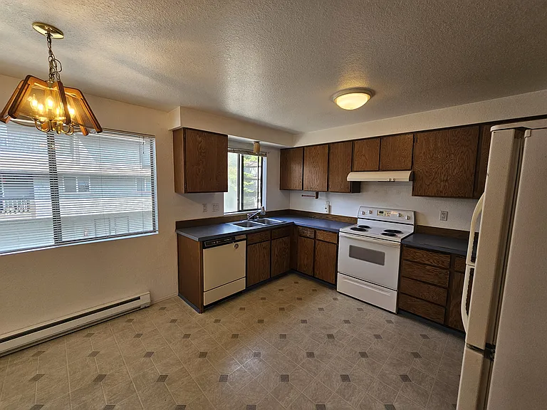Great storage in the kitchen
